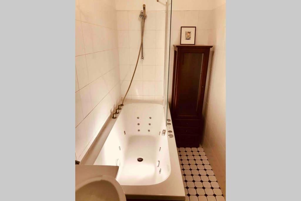 Best Location, Beautiful And Quiet Old Town Apt. Talin Exterior foto