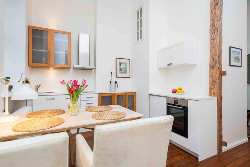 Best Location, Beautiful And Quiet Old Town Apt. Talin Exterior foto