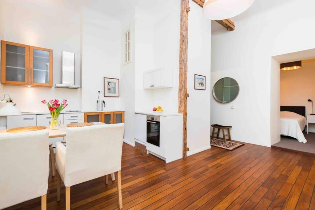 Best Location, Beautiful And Quiet Old Town Apt. Talin Exterior foto